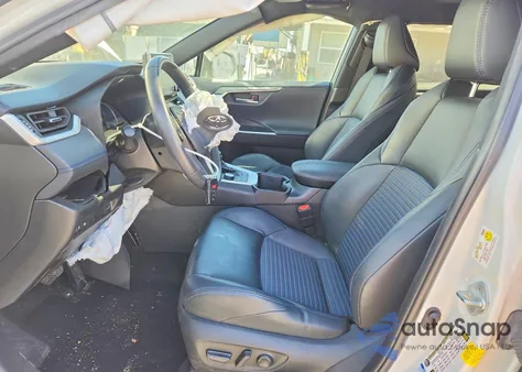 2022 Toyota Rav4 Xse из США, поврежденный, VIN 2T3E6RFV9NW033142